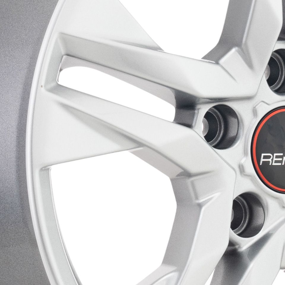 Remain  Renault Duster (R236)  6,5R16 5*114,3 ET50  d66,1  Сильвер S  [23607SR]